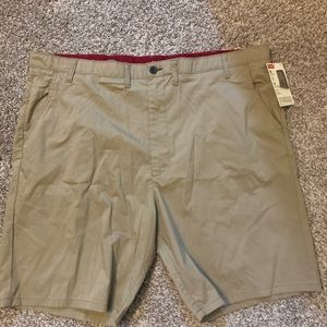 Mens Wrangler Khaki shorts 46 waist